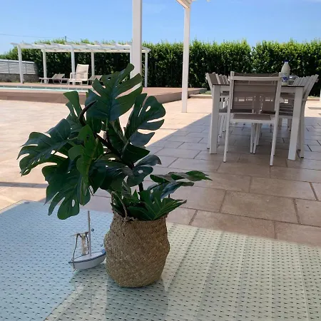 Marieta פולינאנו א מארה